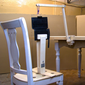 Клешня-держатель с креплением к столу