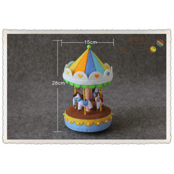 Вырубка из фетра Карусель с лошадками 