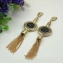 Брелок (подвеска) металлический с карабином Кулон с кисточкой