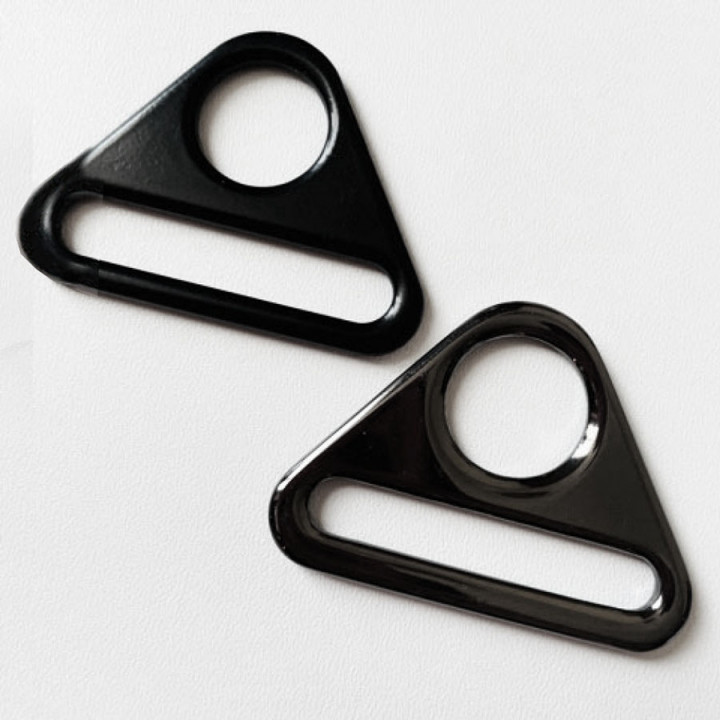 Рамка 40 мм треугольник с кольцом, металл арт. 4173