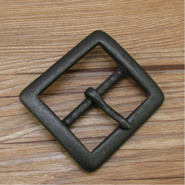 Пряжка 40 мм латунная черная 59195