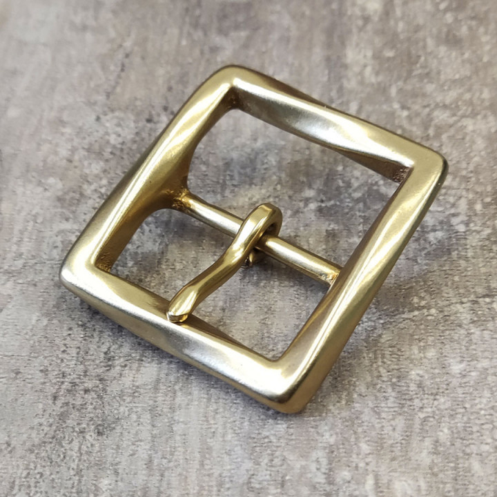 Пряжка 35 мм латунная с перекладиной 35L-25