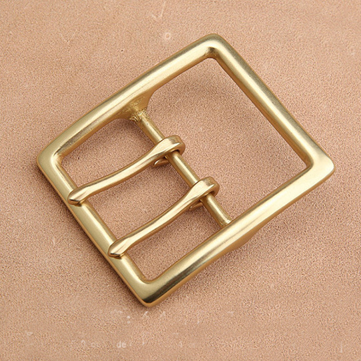 Пряжка 50 мм латунная с перекладиной два язычка L500