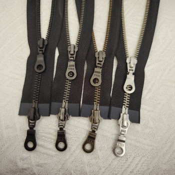 Молния металлическая №5 YKK разъемная 75-90 см