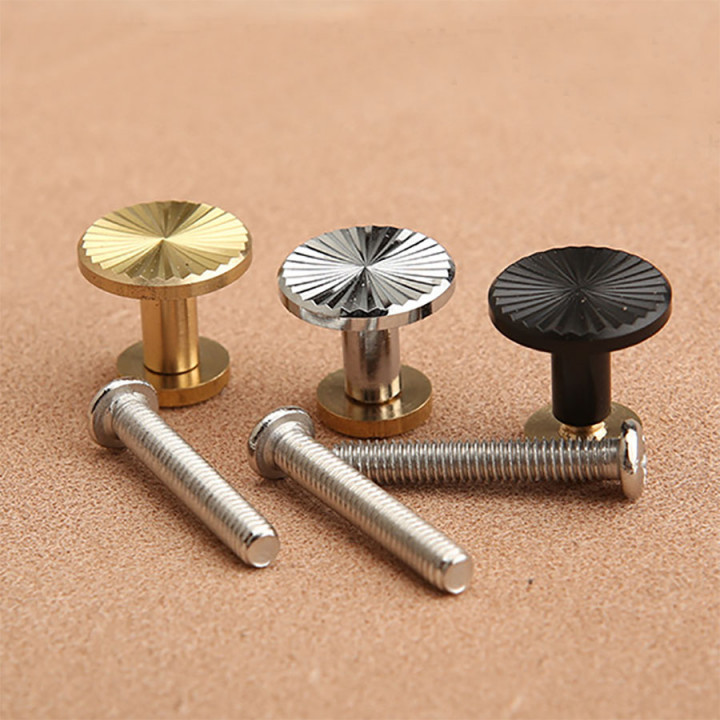 Винт ременной 15 мм Рифленый