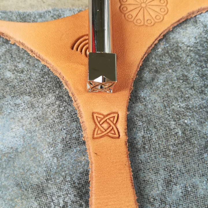 Штамп для тиснения Четырехлистник 10х10 мм