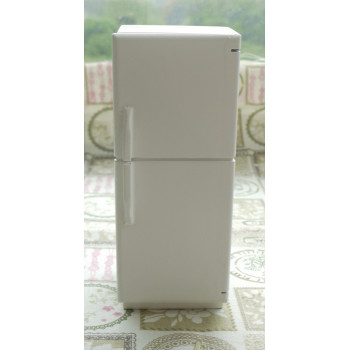 Холодильник для кукольной кухни