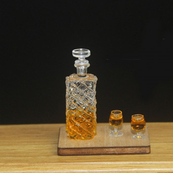 Графин с рюмками для кукольного дома