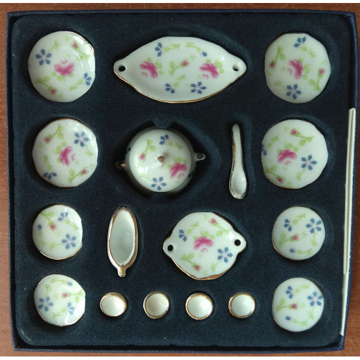 Фарфоровый столовый сервиз для кукол с синими цветами 17 предметов