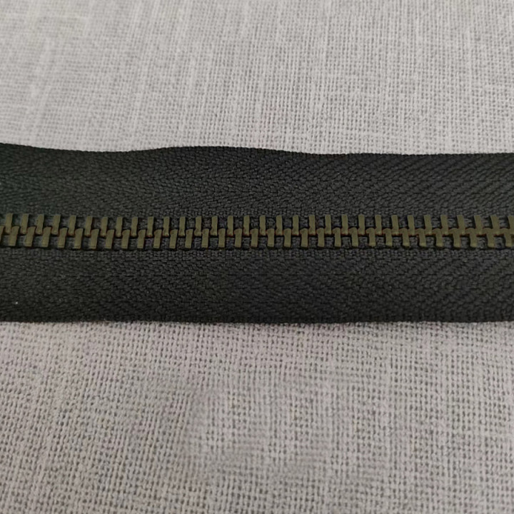 Молния металлическая №5 YKK рулонная зубья темная бронза