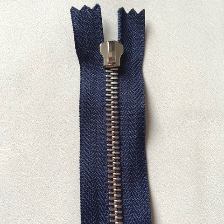 Молния металлическая №5 52 см зубья под серебро Темно-синий YKK Япония