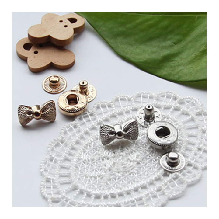 Кнопки пробивные фигурные Бантик