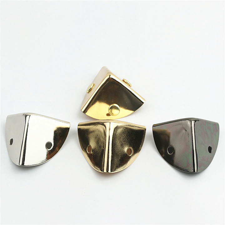 Уголок металлический для сумок 45 мм