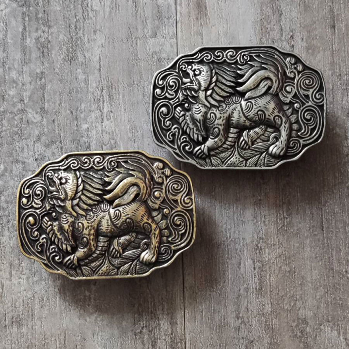 Пряжка для ремня декоративная, с шипом 38 мм Лев
